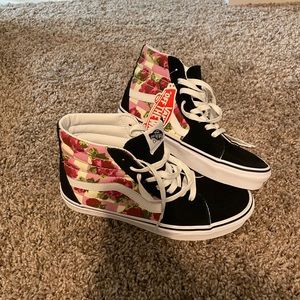 Vans - New with Tag - Size 8 Women’s